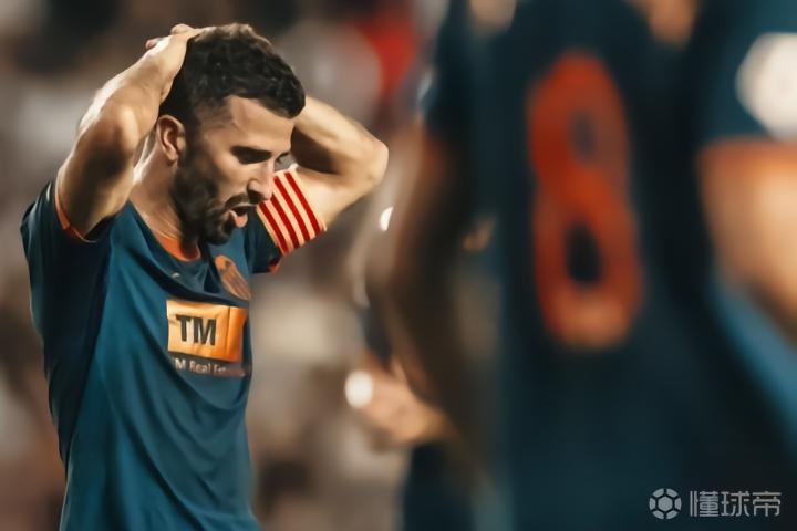 瓦伦西亚向加亚提出超低续约合同,年薪仅100万欧元